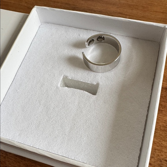 Calmi Ring - Picture 4 of 7